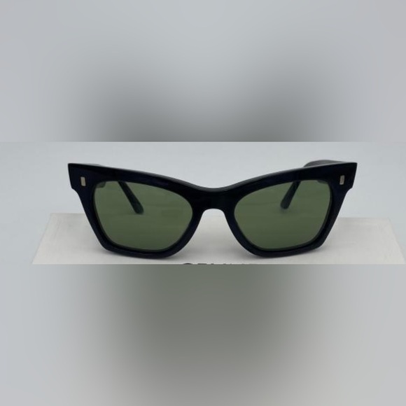 CELINE
Rectangular cat-eye sunglasses. Minimal signs of wear. - Picture 6 of 11